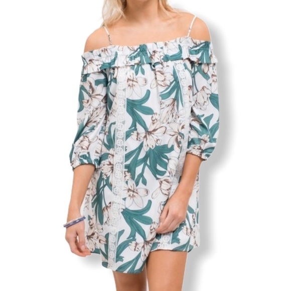 Blu Pepper Dresses & Skirts - Cold Shoulder Floral Shift Dress S/M/L
